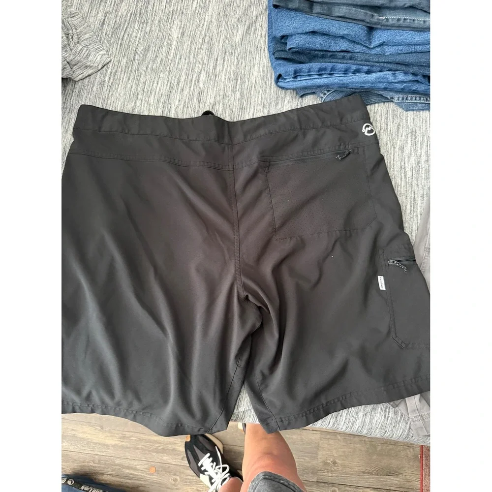 Magellan Outdoors Fish Gear Mens 2XL‎ Black Fishing Cargo Shorts Water Repellent